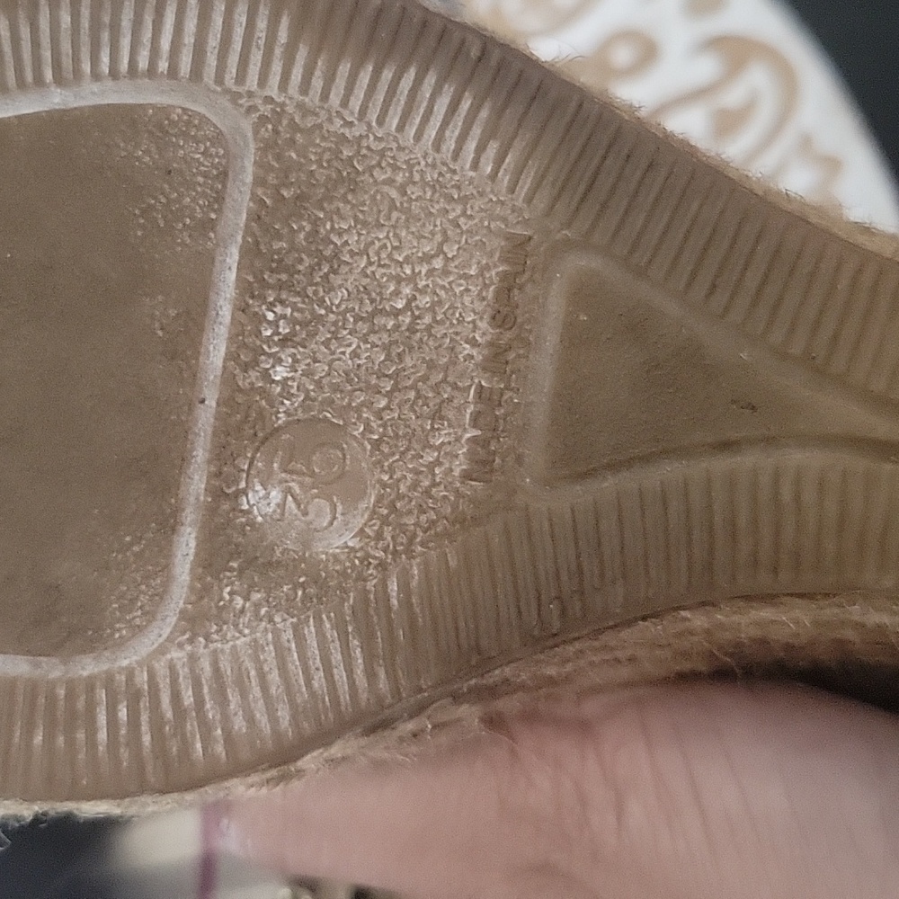 Burberry| Thong Leather Wedge Espadrilles Size 35 - Picture 8 of 8
